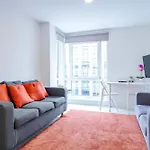 Modern 3-bedroom In Leeds Centre - Sleeps 6 Apartment Elland