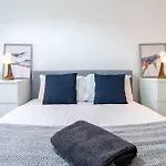 Apartment Modern 3-bedroom In Leeds Centre - Sleeps 6