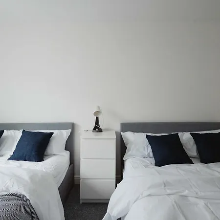 Bright 3-bed Flat By & Centre 公寓