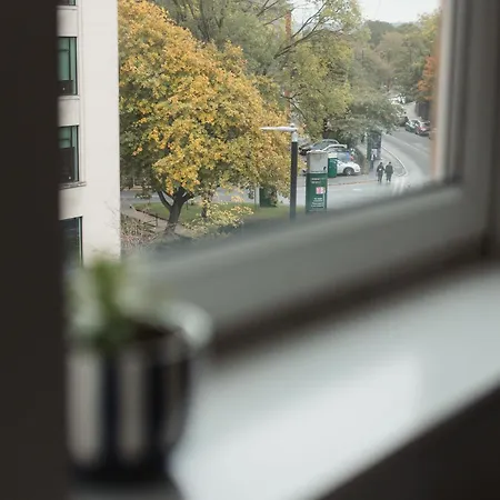 Bright 3-bed Flat By & Centre Apartman *