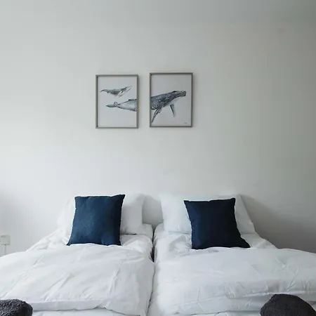 Bright 3-bed Flat By & Centre Leeds