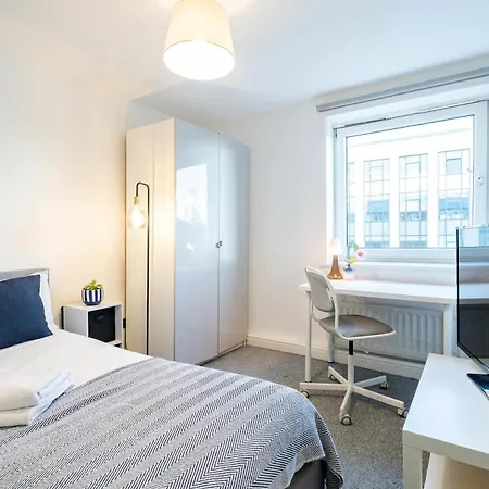 Modern 3-bedroom In Leeds Centre - Sleeps 6 Appartement *