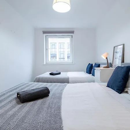 Modern 3-bedroom In Leeds Centre - Sleeps 6 Апартаменты Elland