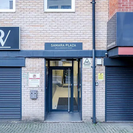Modern 3-bedroom In Leeds Centre - Sleeps 6 *