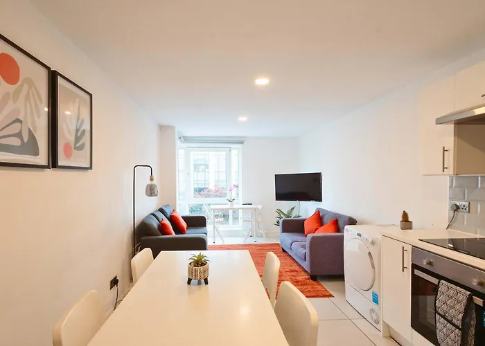 Modern 3-bedroom In Leeds Centre - Sleeps 6 Apartment *