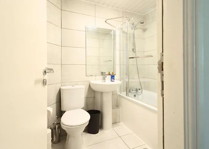 Apartment Modern 3-bedroom In Leeds Centre - Sleeps 6