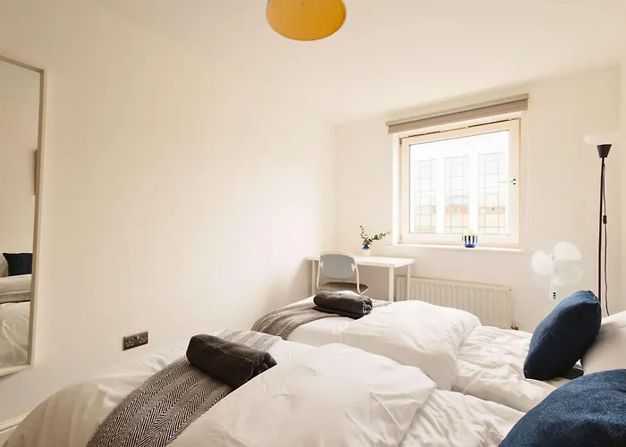 Modern 3-bedroom In Leeds Centre - Sleeps 6 Appartement Elland