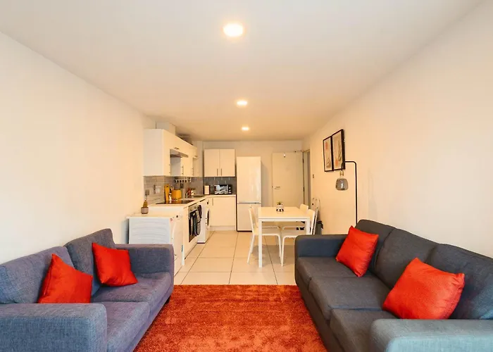 Modern 3-bedroom In Leeds Centre - Sleeps 6