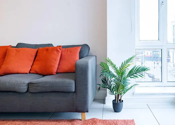 Modern 3-bedroom In Leeds Centre - Sleeps 6 Elland