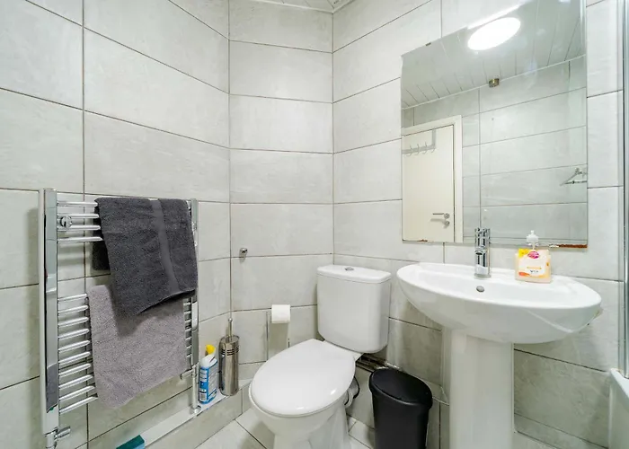 Apartment Modern 3-bedroom In Leeds Centre - Sleeps 6