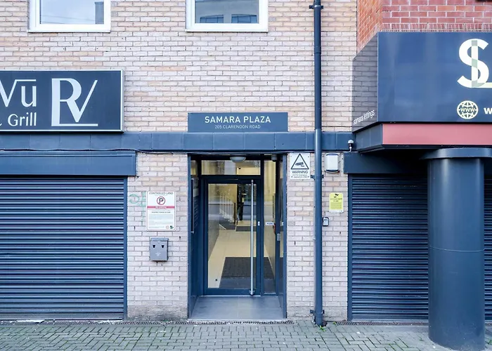 Modern 3-bedroom In Leeds Centre - Sleeps 6 *