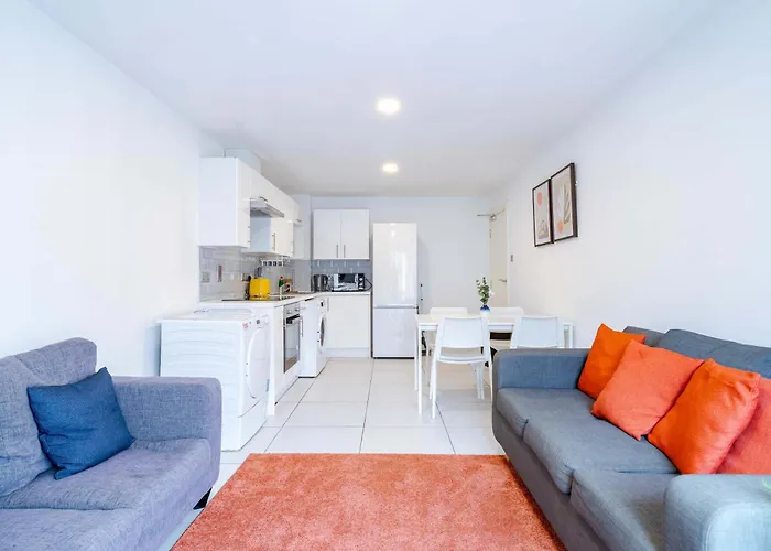 Modern 3-bedroom In Leeds Centre - Sleeps 6