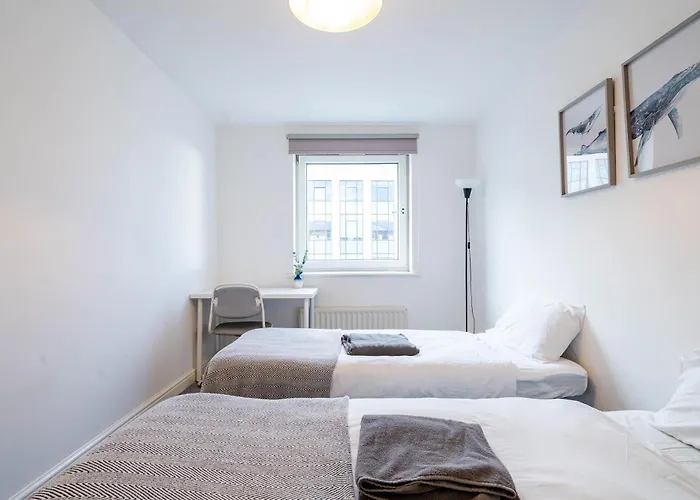 Modern 3-bedroom In Leeds Centre - Sleeps 6