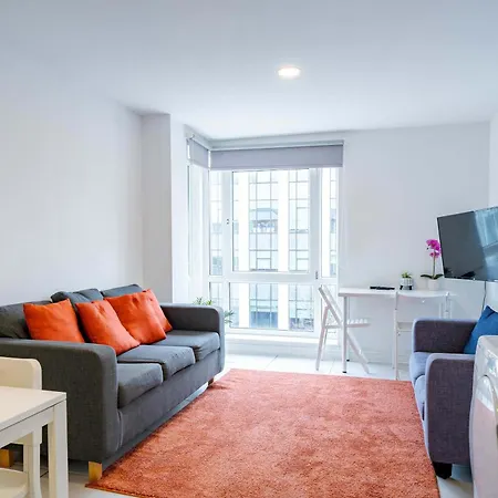 Modern 3-bedroom In Leeds Centre - Sleeps 6 * Elland