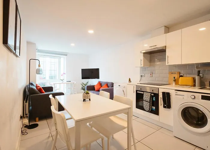 Daire Modern 3-bedroom In Leeds Centre - Sleeps 6 *
