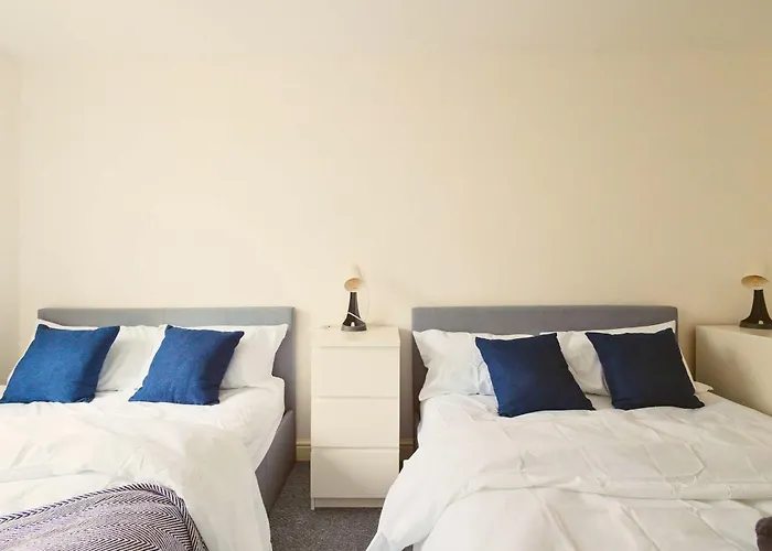 Modern 3-bedroom In Leeds Centre - Sleeps 6 * Elland