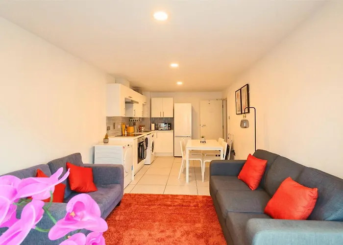 Modern 3-bedroom In Leeds Centre - Sleeps 6