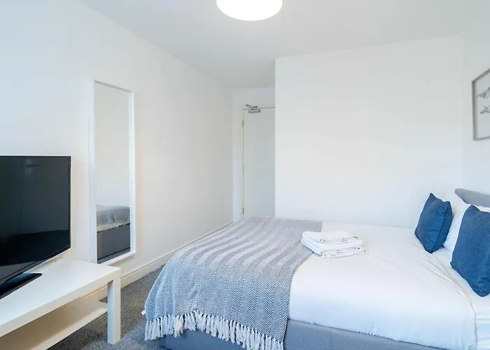 Modern 3-bedroom In Leeds Centre - Sleeps 6