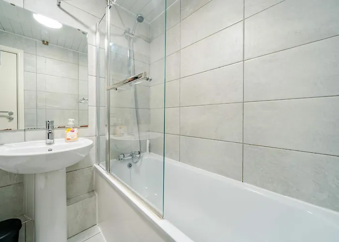 Daire Modern 3-bedroom In Leeds Centre - Sleeps 6