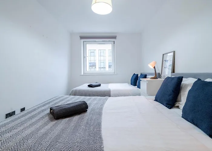 Modern 3-bedroom In Leeds Centre - Sleeps 6 Daire Elland